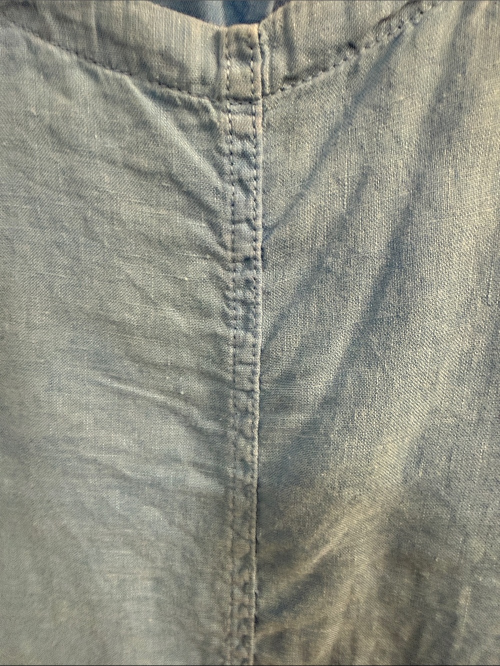 C&C California Sky Blue Linen Short Sleeve with Back Button Detail - Picture 5 of 10
